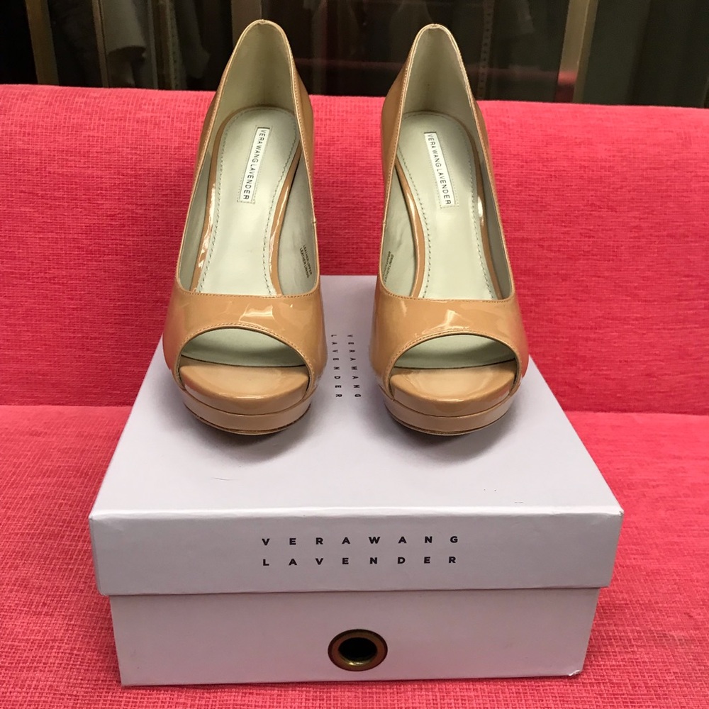 Vera Wang Pumps
